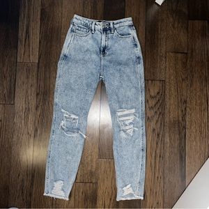Hollister Ultra High Rise Mom Jean, Size 0 R